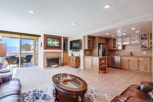 unit-c2-4016 Gresham St, San Diego, CA, 92109-5822 | Card Image