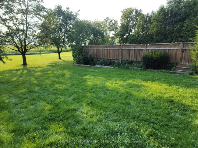 27 South Dr, House other with 3 bedrooms, 2 bathrooms and 5 parking in Dundas ON | Image 34