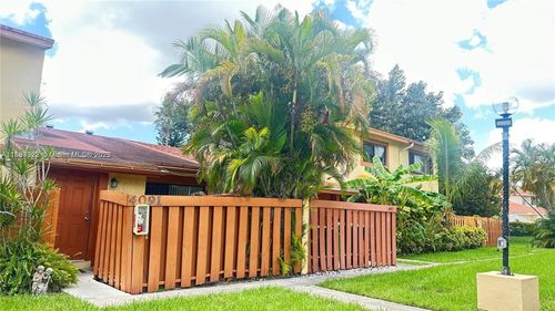 4091-4091 Sierra Ter, Sunrise, FL, 33351-6352 | Card Image