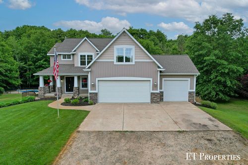 12150 W Devis Rd, West Olive, MI, 49460-9393 | Card Image