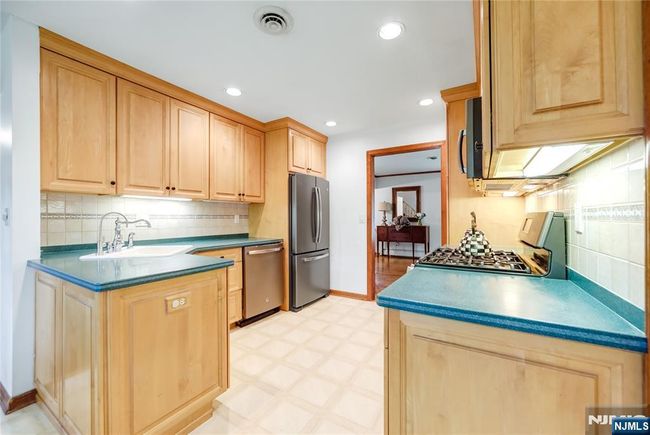 66 Hoffman Ct, House other with 4 bedrooms, 3 bathrooms and null parking in River Vale NJ | Image 16