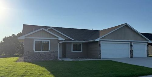 38680 Hawthorne Ave, North Branch, MN, 55056-6104 | Card Image