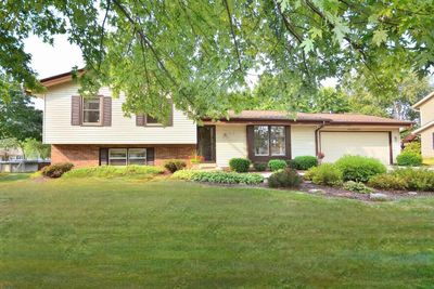 W224N2589 Springwood Lane, House other with 4 bedrooms, 1 bathrooms and null parking in PEWAUKEE WI | Image 1