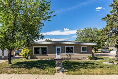 202 7 Street Nw, Medicine Hat, AB, T1A6N6 | Card Image
