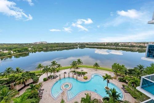 2641 N Flamingo Rd, Sunrise, FL, 33323-1735 | Card Image