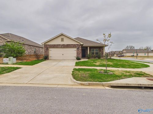 7011 Oakleigh Rose Dr Nw, Huntsville, AL, 35806-3037 | Card Image