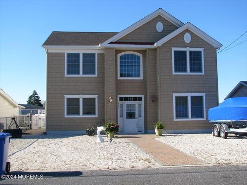 967 Beach Haven West Blvd, MANAHAWKIN, NJ, 08050-3812 | Card Image
