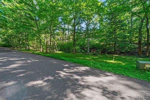 30 Rockwood Forest Vly, Eureka, MO, 63025 | Card Image
