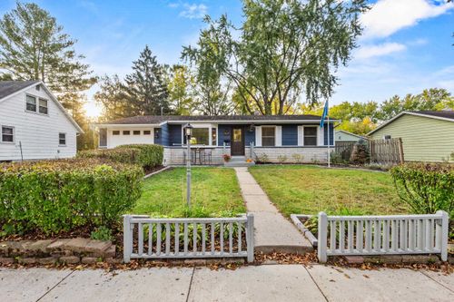 817 Wheeler Rd, Madison, WI, 53704-1347 | Card Image