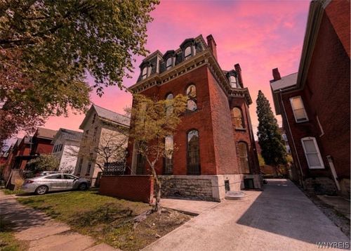 4-17 N Pearl St, Buffalo, NY, 14202-1411 | Card Image