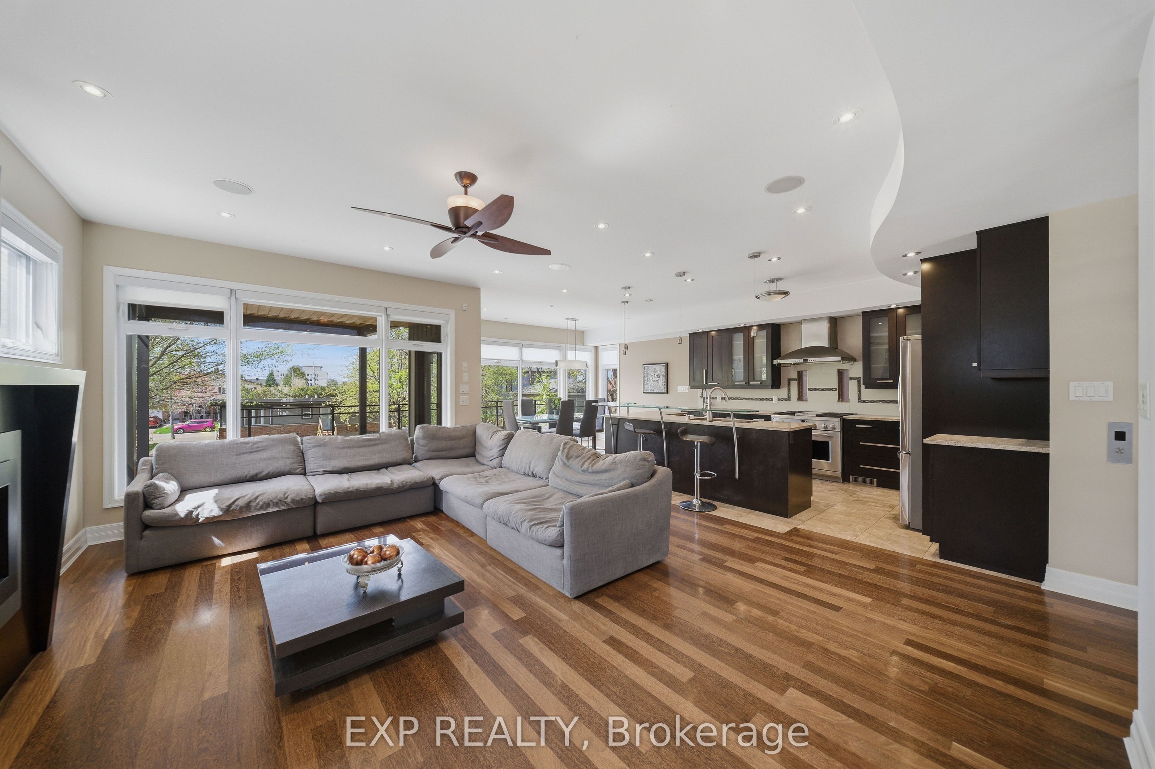 Residential Lease in Cyrville - Carson Grove - Pineview 4