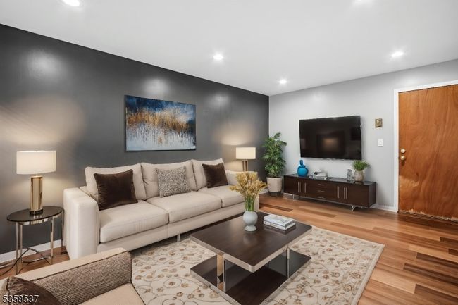 APT-5 - 35 E Price St, Townhouse with 1 bedrooms, 1 bathrooms and null parking in Linden NJ | Image 4