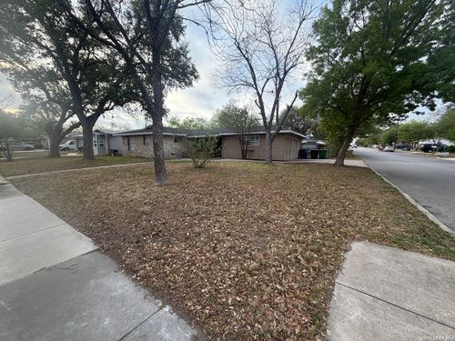 7918 Paint Ave, San Antonio, TX, 78227-3461 | Card Image