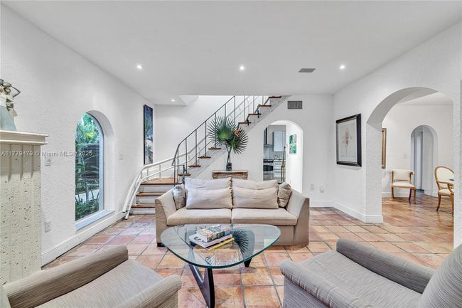 4515 N Bay Rd, House other with 3 bedrooms, 3 bathrooms and null parking in Miami Beach FL | Image 4