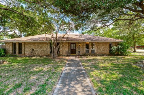 902 Nature Dr, Duncanville, TX, 75116-2528 | Card Image