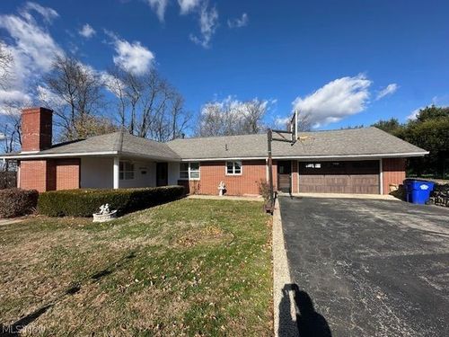 1307 Brightview Dr, East Liverpool, OH, 43920-1708 | Card Image