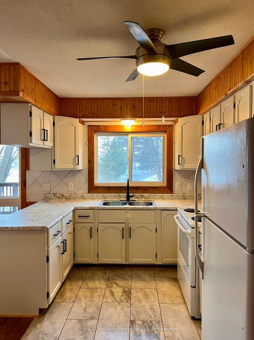 1-115 Church St, Parry Sound, ON, P2A1Z7 | Card Image