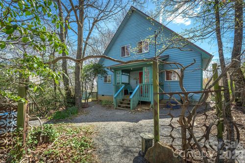 195 Prospectors Trl, Black Mountain, NC, 28711-8669 | Card Image