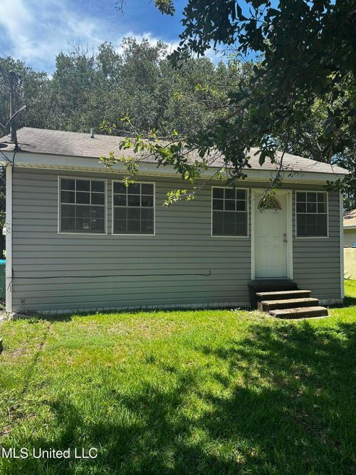 2407 11th St, Pascagoula, MS, 39567-5825 | Card Image