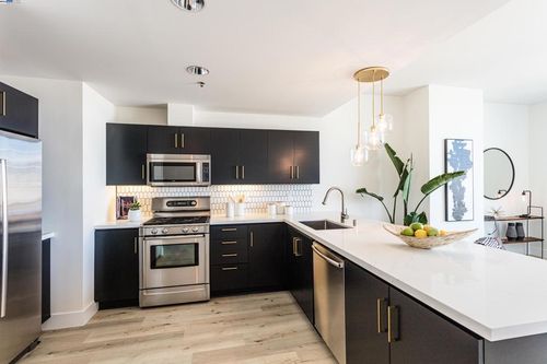 apt-712-222 Broadway, Oakland, CA, 94607-3846 | Card Image