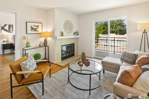 203-9750 Greenwood Ave N, Seattle, WA, 98103-3060 | Card Image