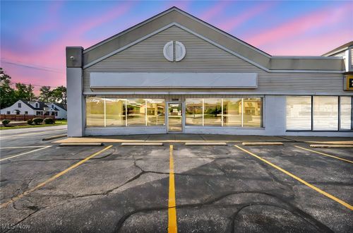 5250 Northfield Rd, Maple Heights, OH, 44137-2467 | Card Image