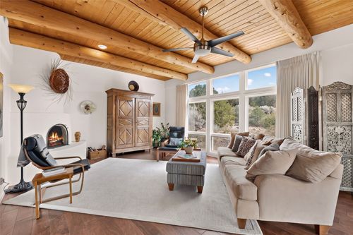 215 La Marta Ct, Santa Fe, NM, 87501-1250 | Card Image