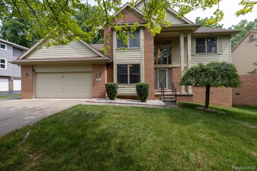 6926 Alden Dr, West Bloomfield, MI, 48324-2014 | Card Image