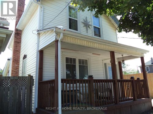 18 Almond St, St. Catharines, ON, L2T1E9 | Card Image