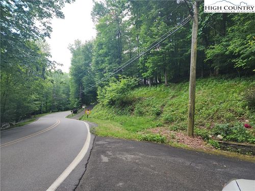 218 Lake Rd, Beech Mountain, NC, 28604-8117 | Card Image