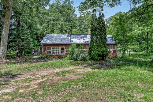 4270 Duck Lake Rd, Whitehall, MI, 49461-9684 | Card Image