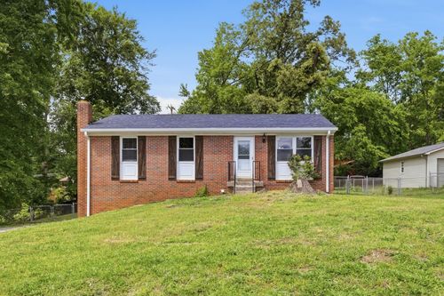 307 Southern Dr, Clarksville, TN, 37042-6240 | Card Image