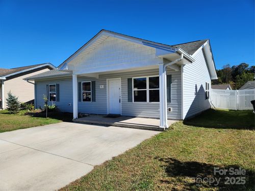 71 Volunteer Way Dr, East Flat Rock, NC, 28726-9200 | Card Image