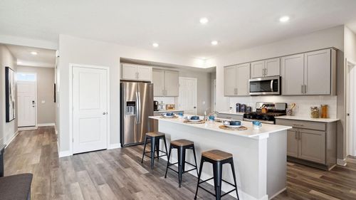 17062 Draper Way, Lakeville, MN, 55044-5701 | Card Image
