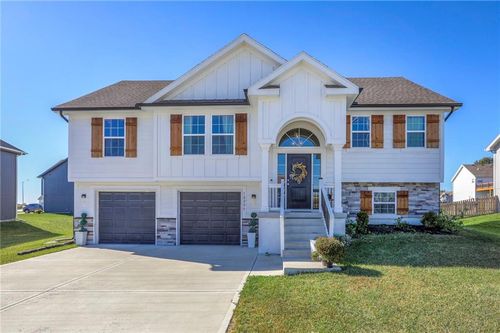 10206 N Quincy Ave, Kansas City, MO, 64156-3129 | Card Image