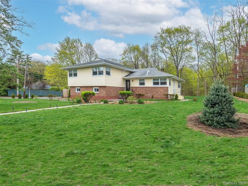 1 Milford Ln, Glen Cove, NY, 11542-1504 | Card Image