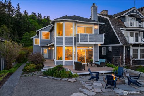 1882 Shore Ave, Freeland, WA, 98249-9592 | Card Image