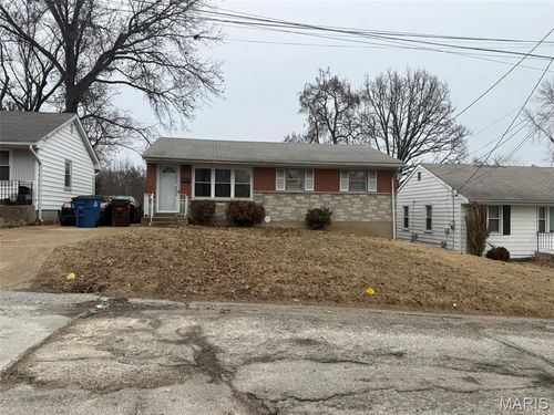 631 Robert Ave, Ferguson, MO, 63135-2064 | Card Image