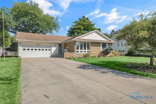 17 Karis St, Waterville, OH, 43566-1040 | Card Image
