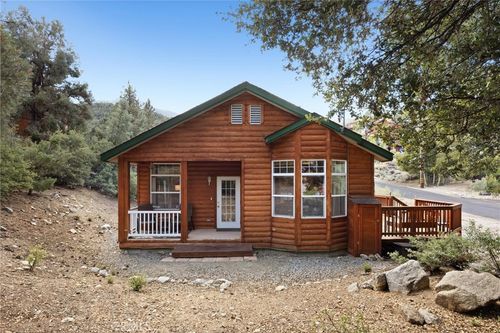 2105 Zermatt Dr, PINE MOUNTAIN CLUB, CA, 93222-4086 | Card Image