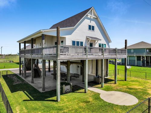 2312 Antigua Cir, Crystal Beach, TX, 77650 | Card Image