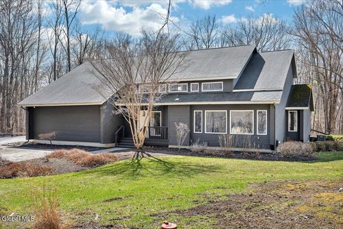 212 Upper Mannix Rd, East Greenbush, NY, 12061-4122 | Card Image
