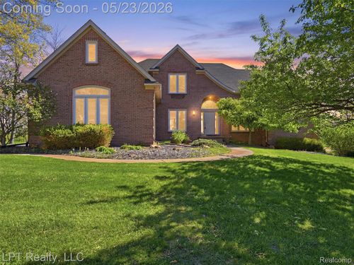 860 Troon, Highland, MI, 48357-4767 | Card Image