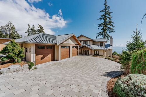 6035 Silverstone Lane, Sechelt, BC, V7Z0T8 | Card Image