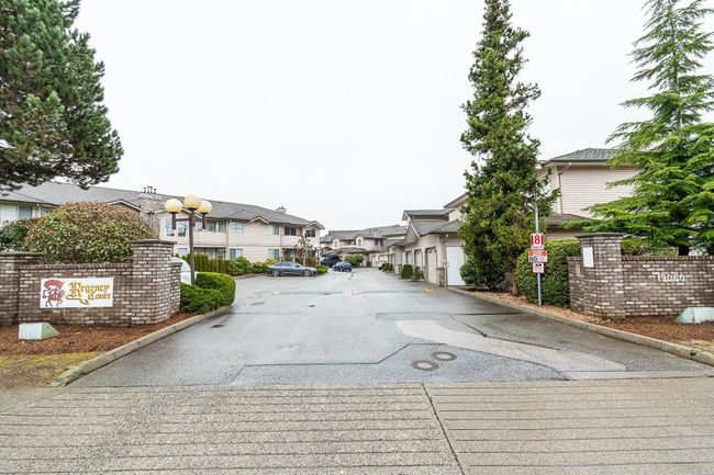 33 - 19060 Ford Road, Townhouse with 2 bedrooms, 2 bathrooms and 2 parking in Pitt Meadows BC | Image 2