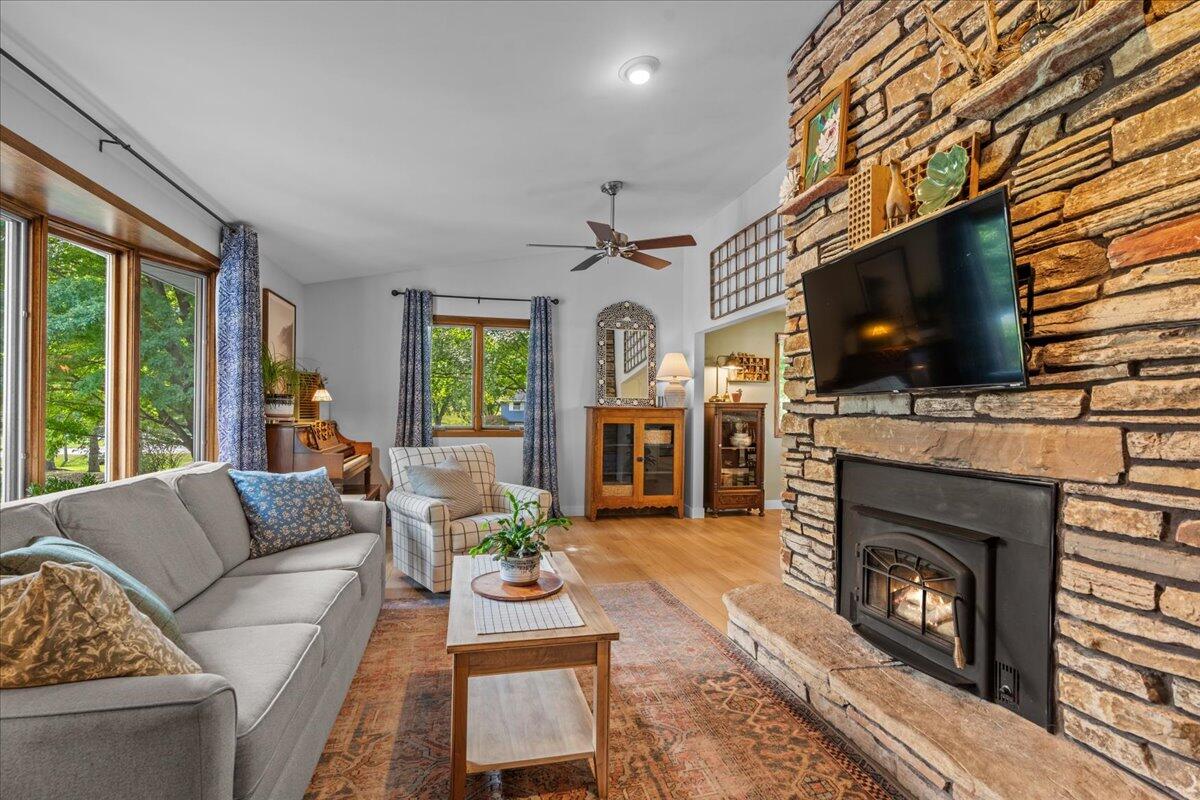 Shamrock Ct, Plymouth, WI 53073
