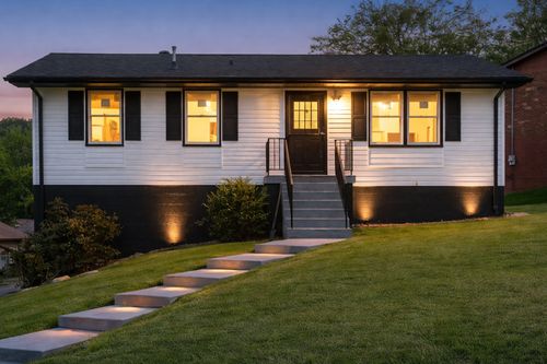 2641 Combs Dr, Nashville, TN, 37207-3801 | Card Image