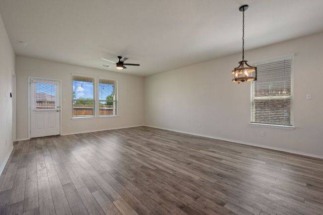 241 Pivot Dr, House other with 4 bedrooms, 3 bathrooms and null parking in Taylor TX | Image 4