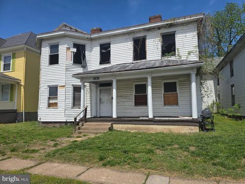 608 Church St, CLIFTON FORGE, VA, 24422-1781 | Card Image