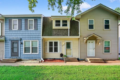 4031 E University Ave, Des Moines, IA, 50317-1611 | Card Image